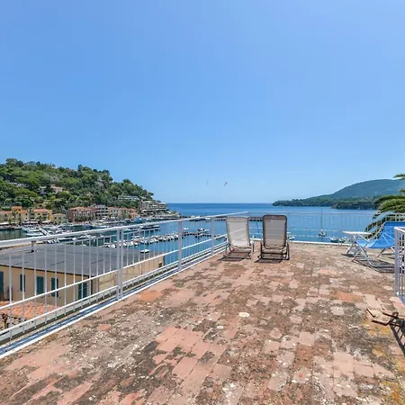 Le Tre Palme * 阿祖罗港