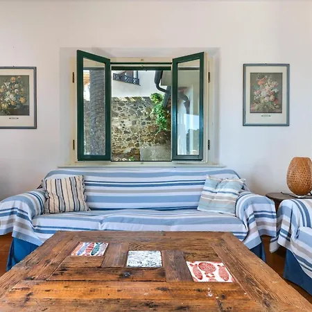 Le Tre Palme 阿祖罗港